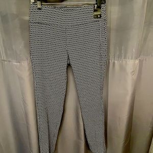 New York & Company Ankle Pant, pull on, stretch fabric.